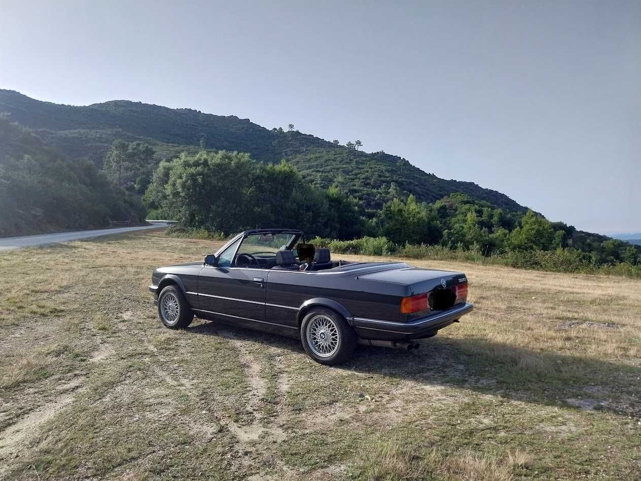 BMW E30 320i Cabrio