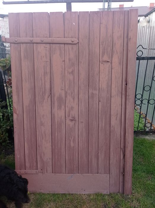 Drzwi zewnętrzne drewniane