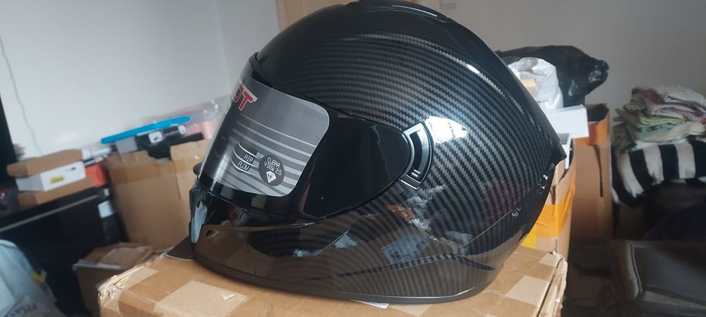 Capacete de moto em carbono
