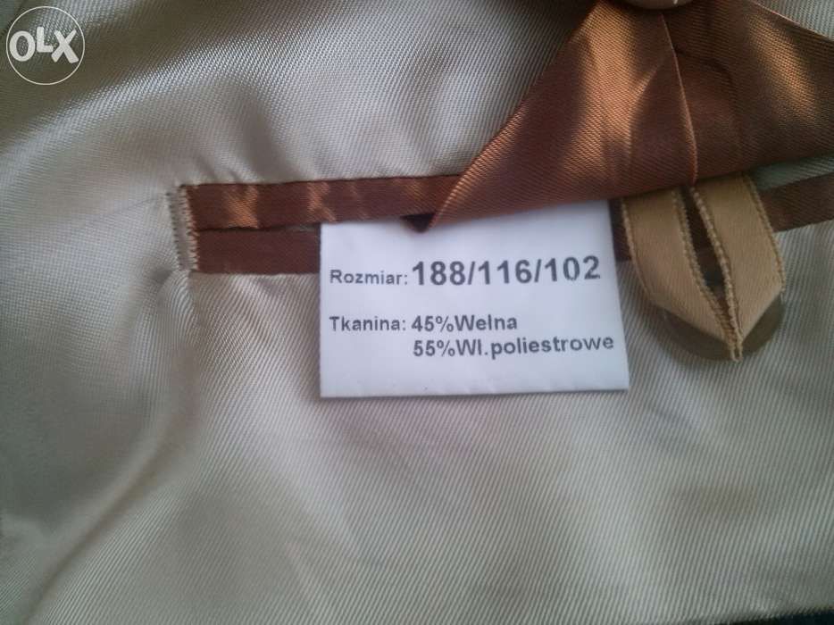 Garnitur renomowanej marki Vincent Ray koloru beżowego w paski