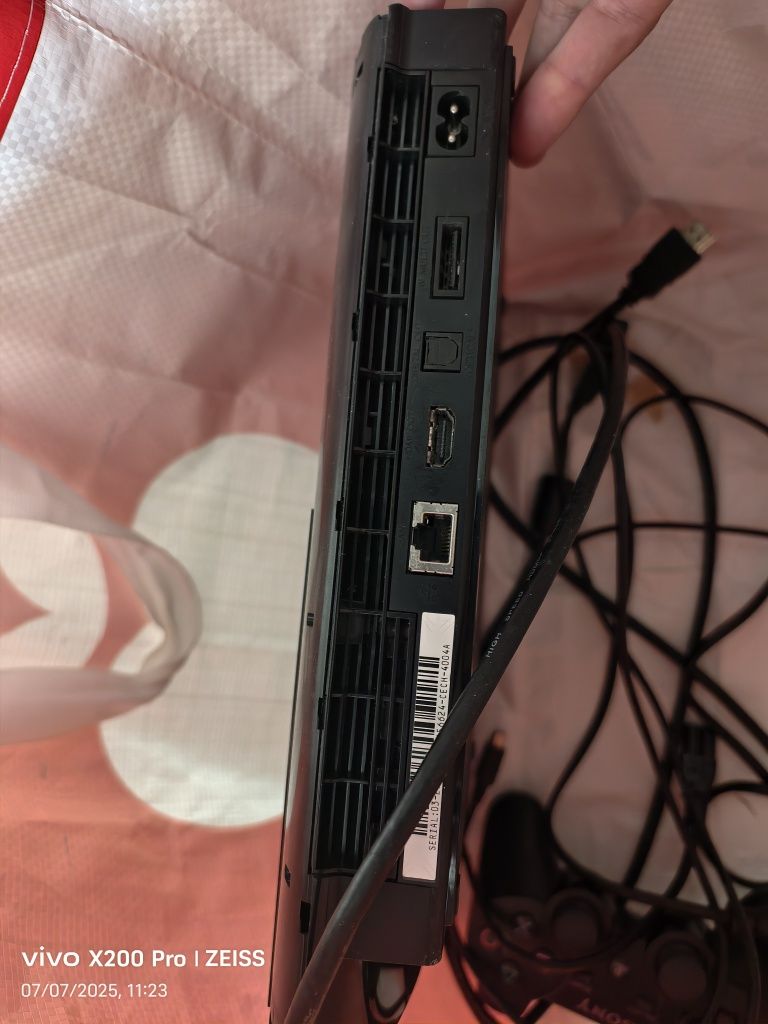 PS3 Slim com jogo GTA IV