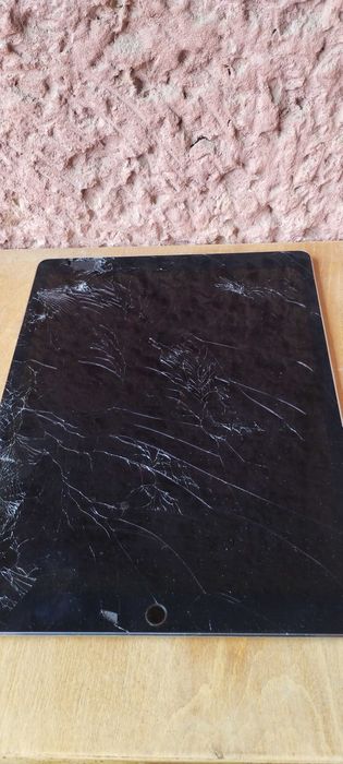 Планшет Apple Ipad A1670 на запчастини