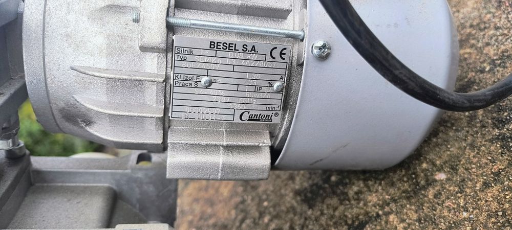 Podajnik z przekładnią do Kostrzewa Fuzzy Logic 25 kw