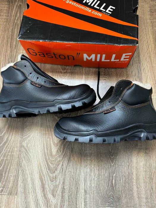 Buty robocze zimowe - 4 pary po 100 każda