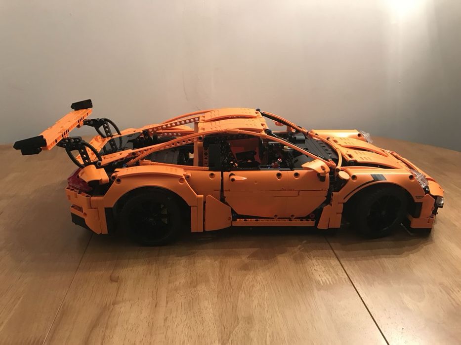 Конструктор Technic Porsche 911 GT3 RS (1:1 LEGO)