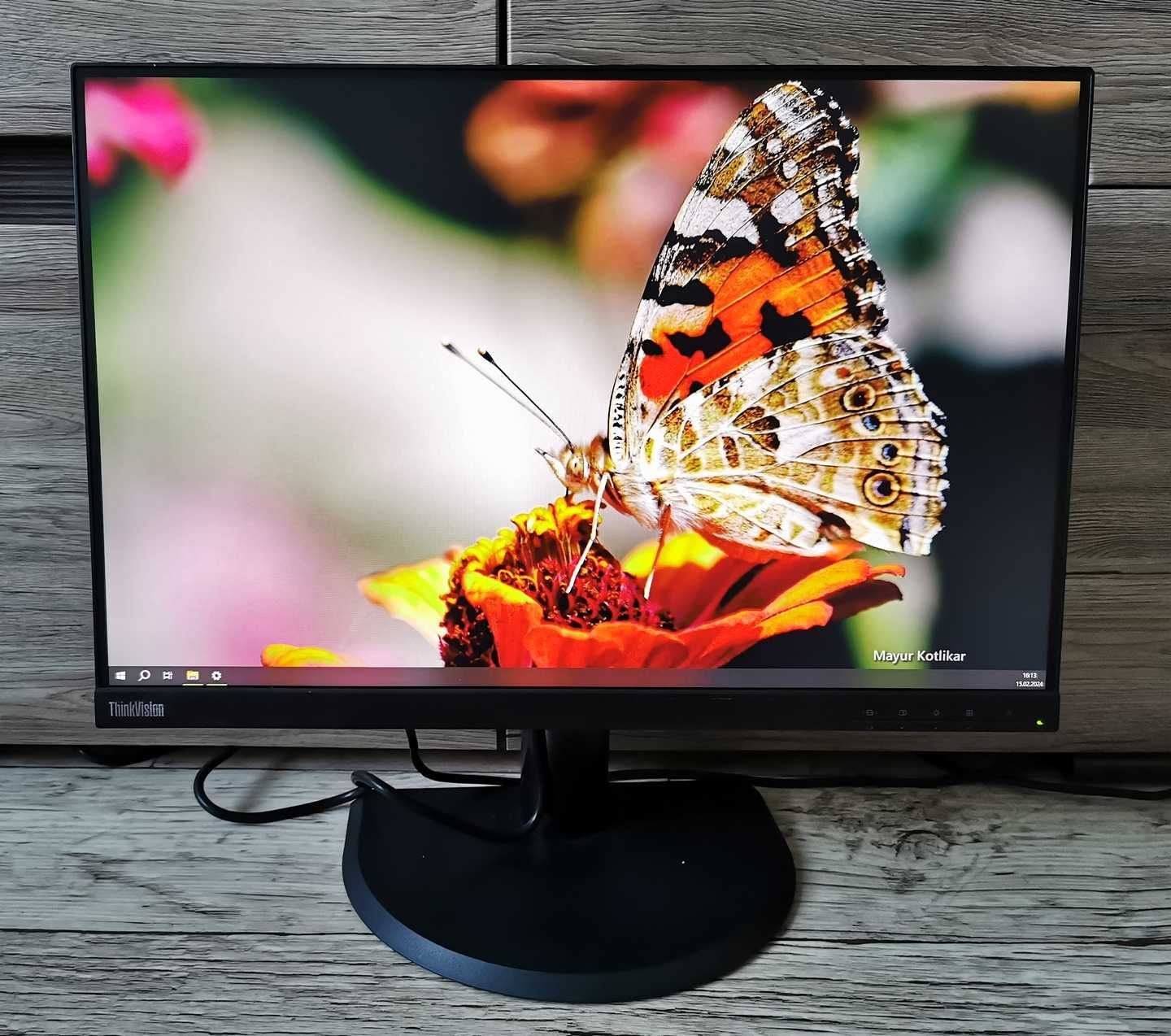 Monitor Lenovo T24d-10 24" IPS FullHD+ HDMI DP VGA USB3.0 pivot