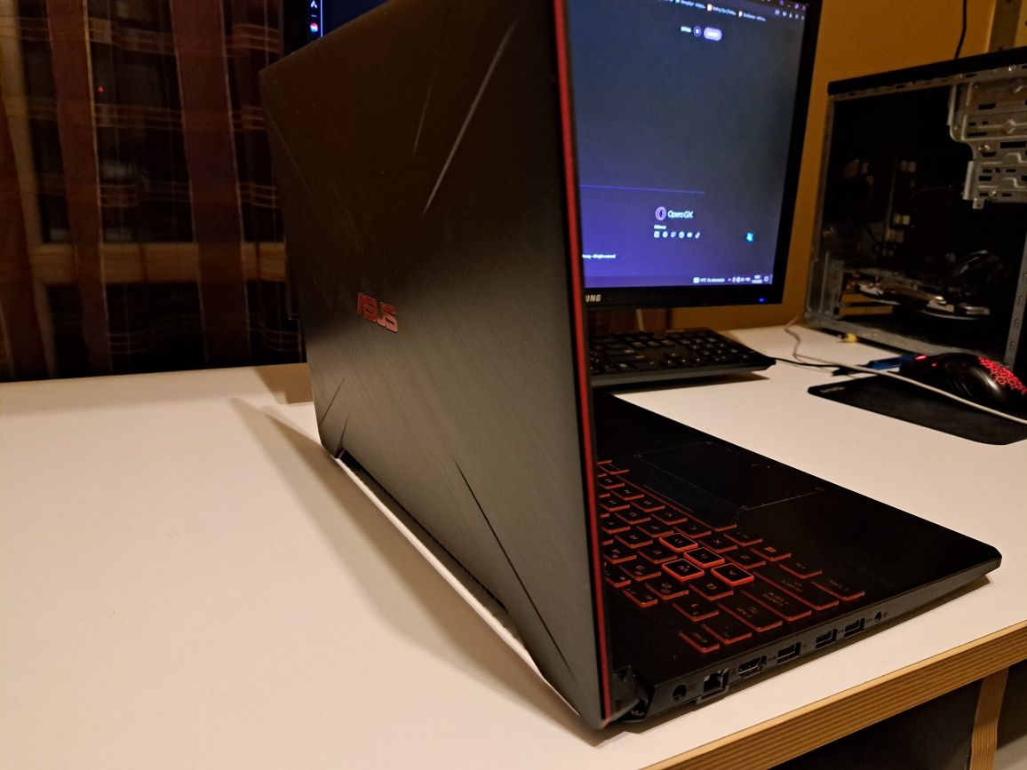 Laptop Asus tuf gaming FX505DY