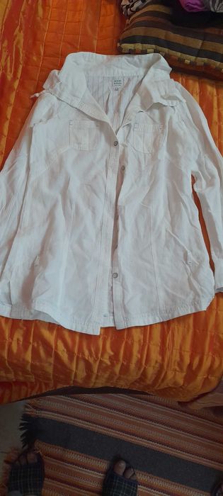 Blusas e camisas em excelente estado