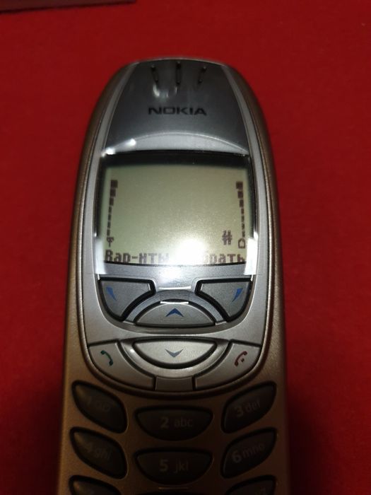 Nokia 6310i новая. В заводской пленке на экране.