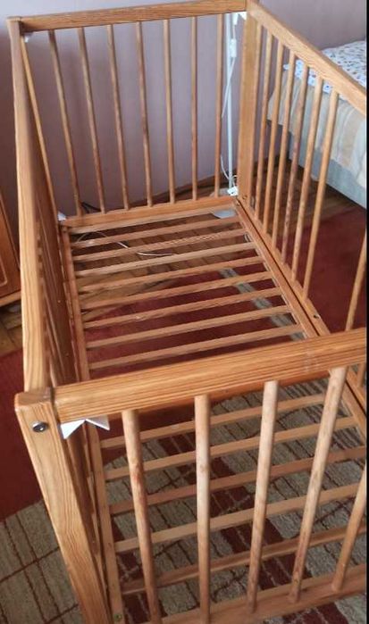 Sprzedam drewniane łóżeczko niemowlęce firmy Drewex