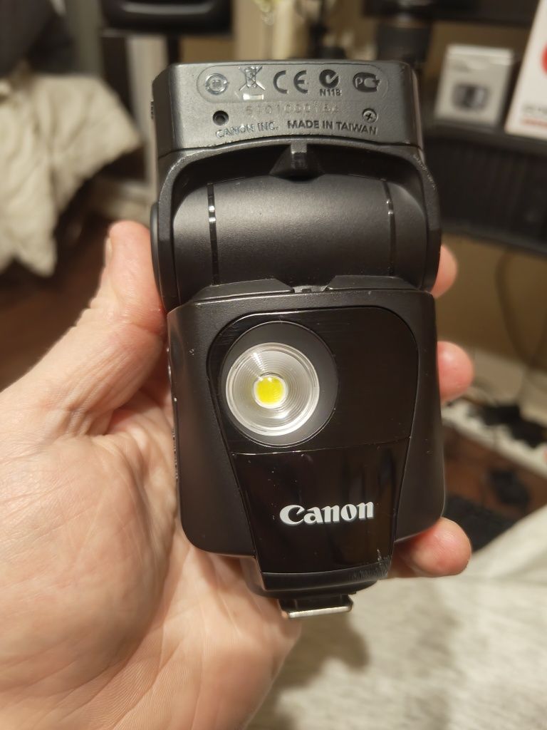 Canon 700d + 3 obiektywy + lampa błyskowa + pilot