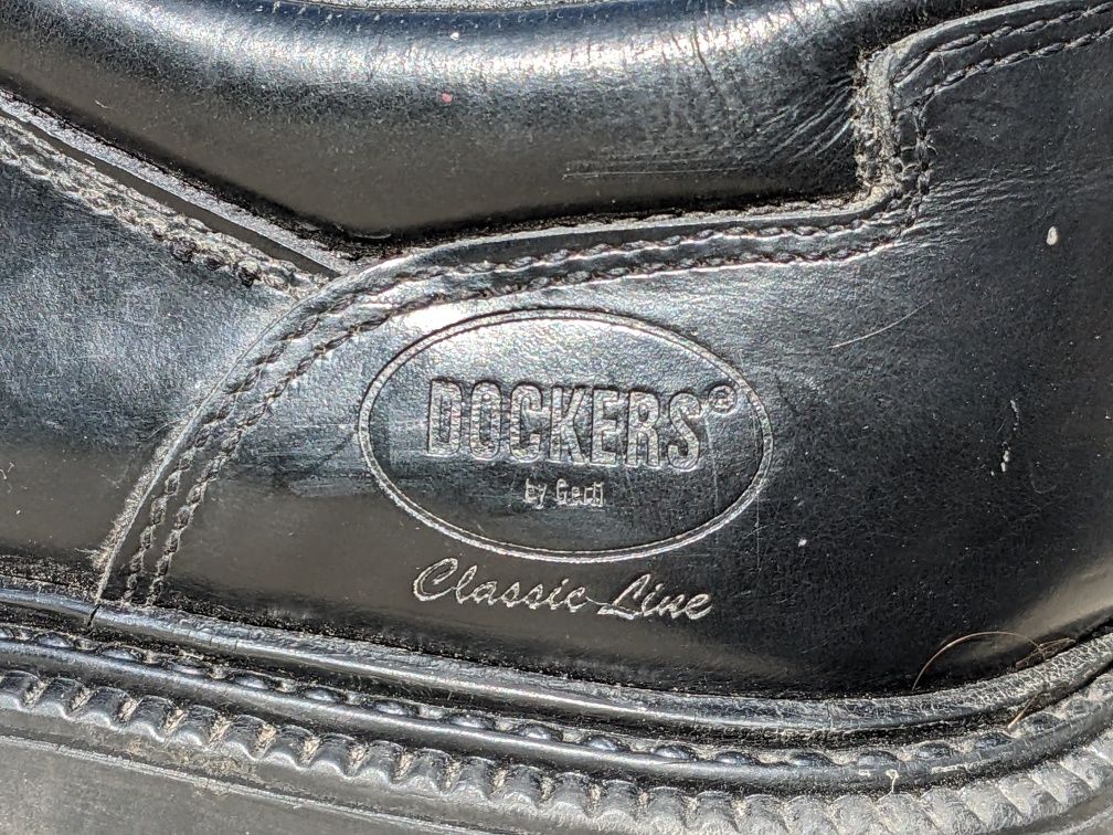 Чорні туфлі DOCKERS