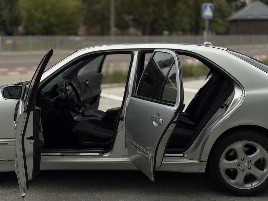 Mercedes-Benz W210 E320 4matic