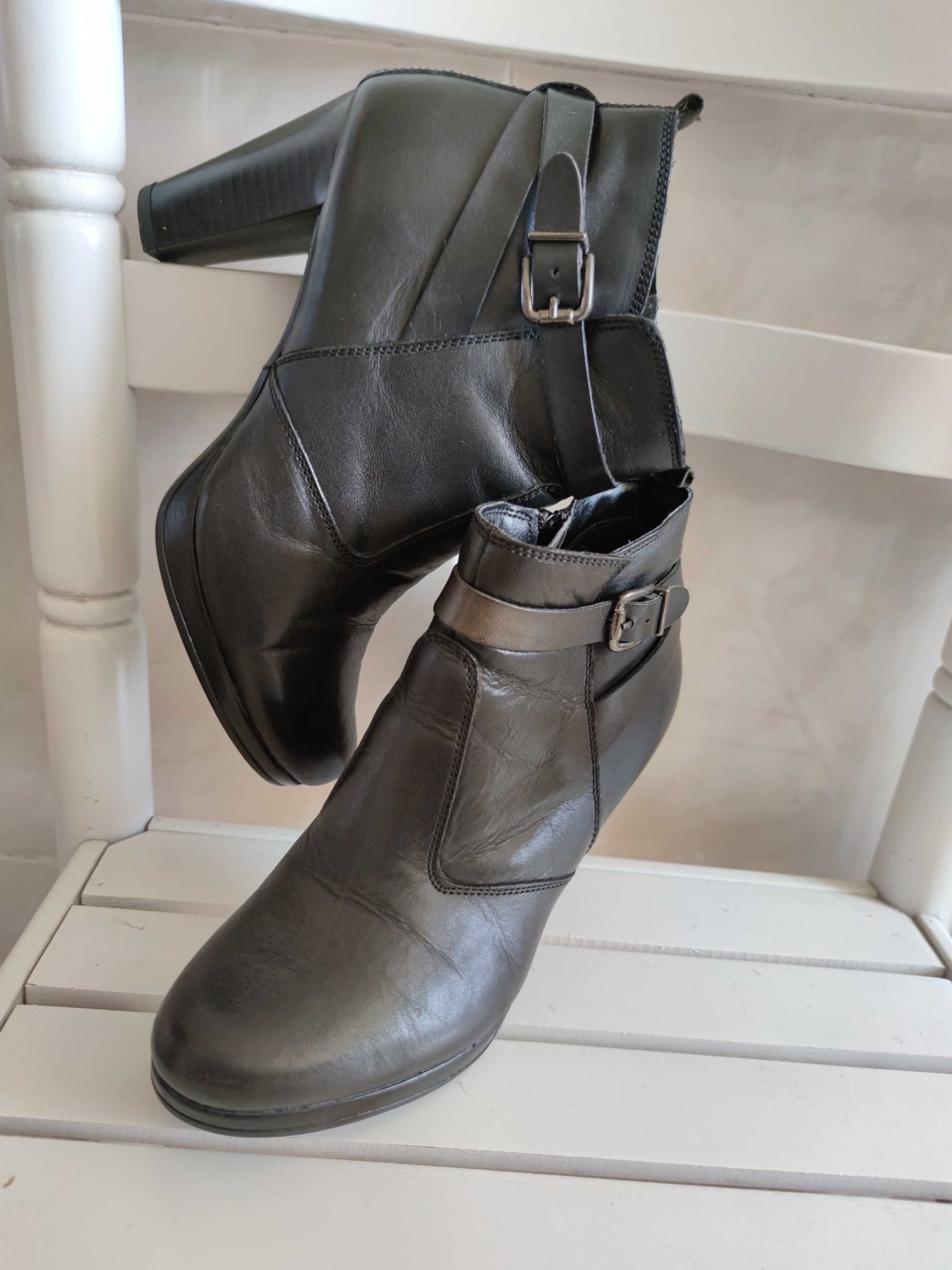 Botins em pele Ellen Blake