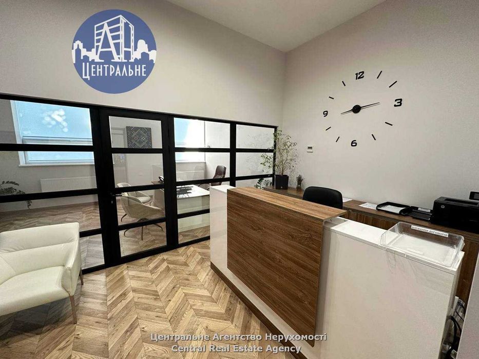 Оренда просторого кабінетного офісного приміщення в центрі, 8€/м.кв.