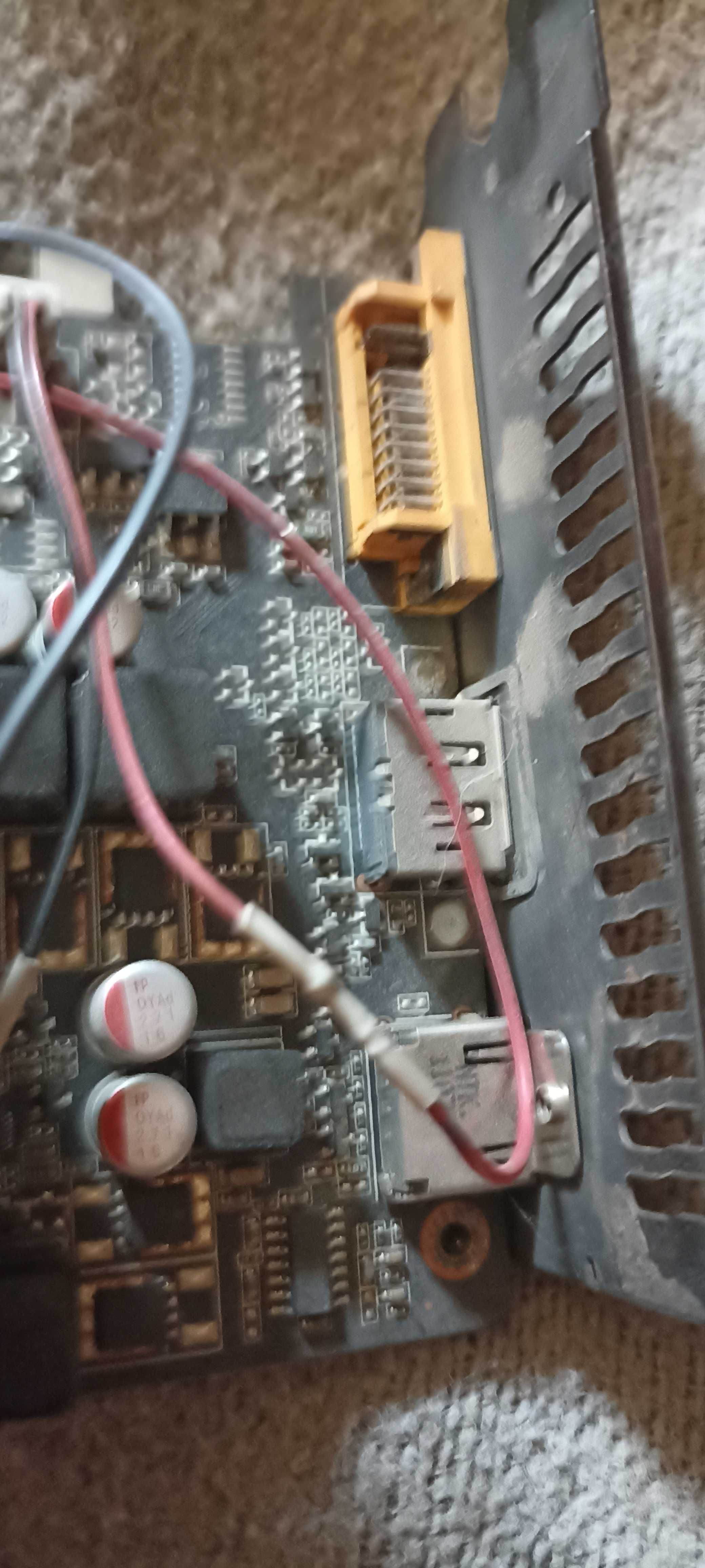 Видеокарта Gt 440 з коропкою