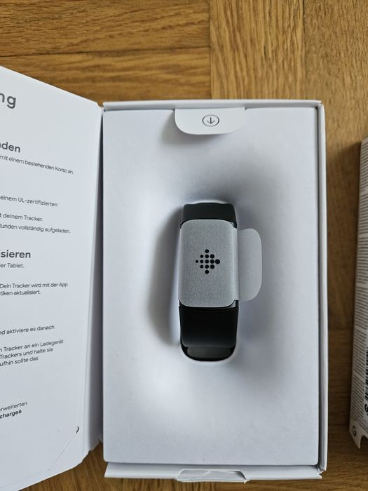 Фітнес браслет Fitbit charge 6