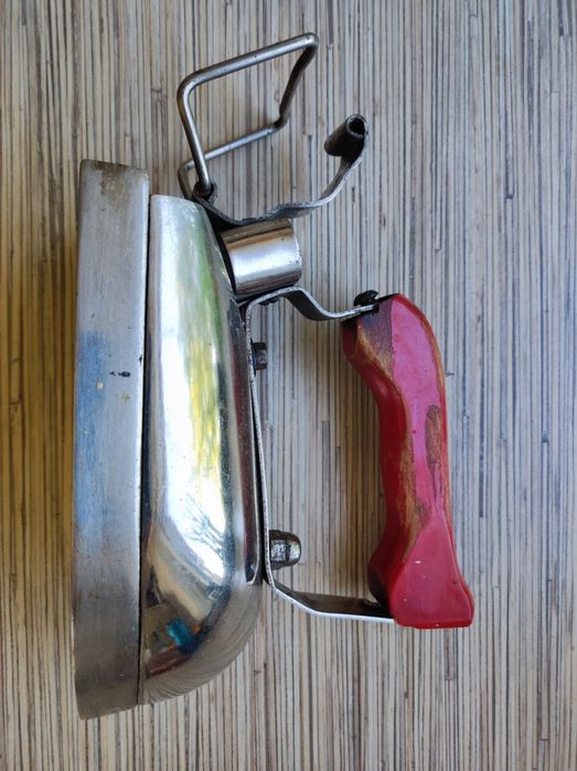 Żelazko z PRL czerwona rączka
