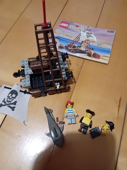 Kultowy zestaw LEGO Rafting Raiders- tratwa piratów  z 1992 r. Nr. kat