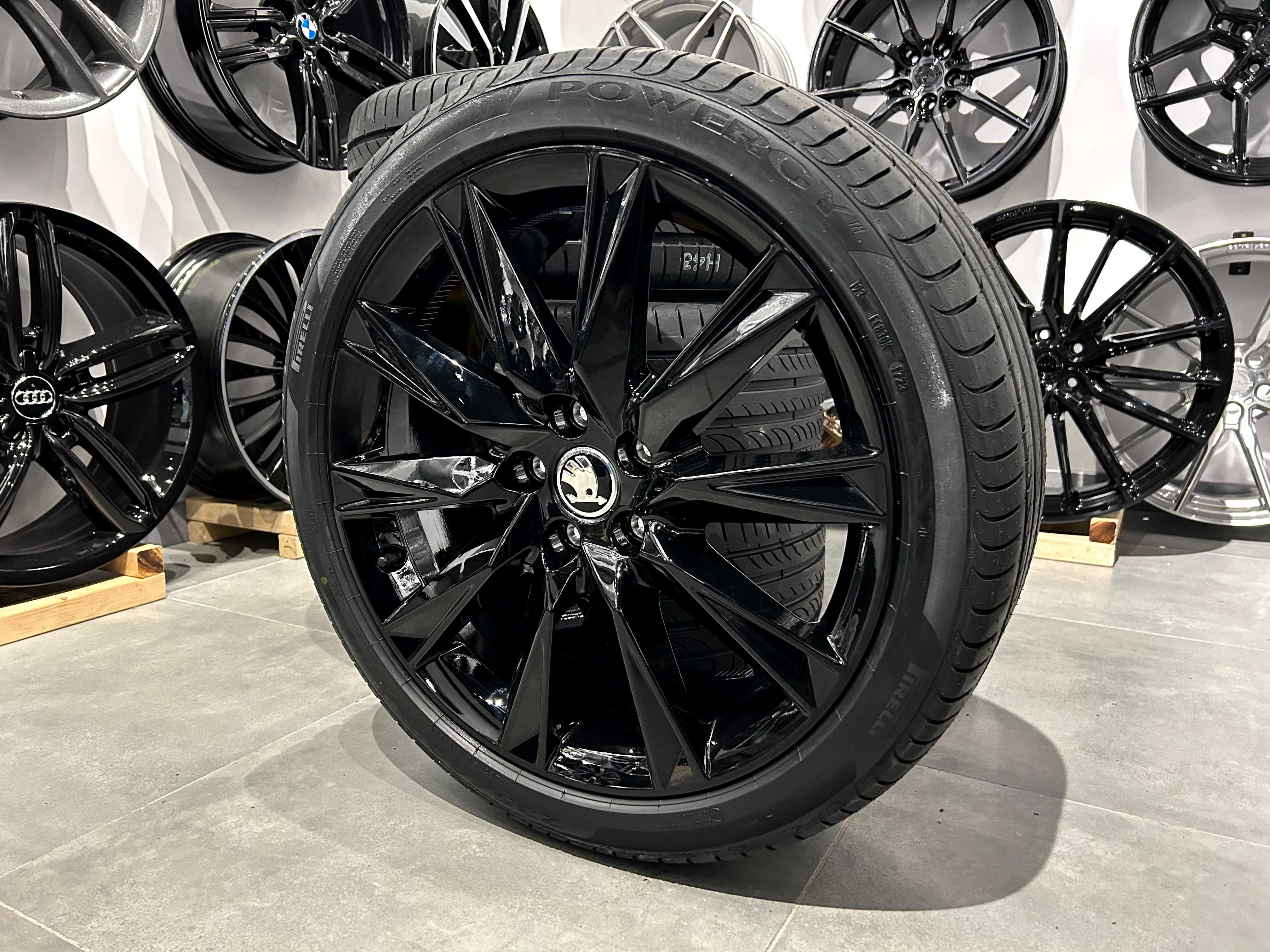 Oryginalne koła letnie 19 5x112 ET45 SKODA Superb Pirelli Powergy