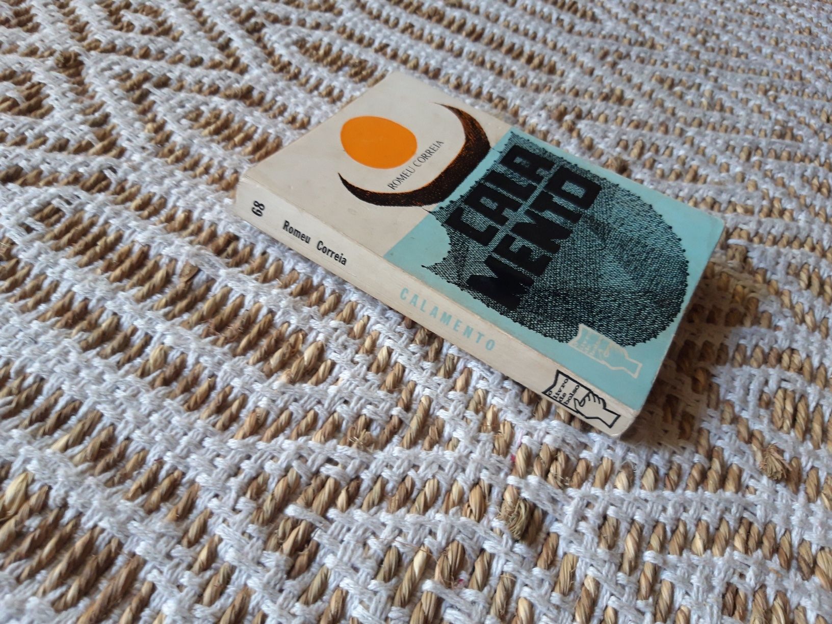 Livro "Calamento" de Romeu Correia
