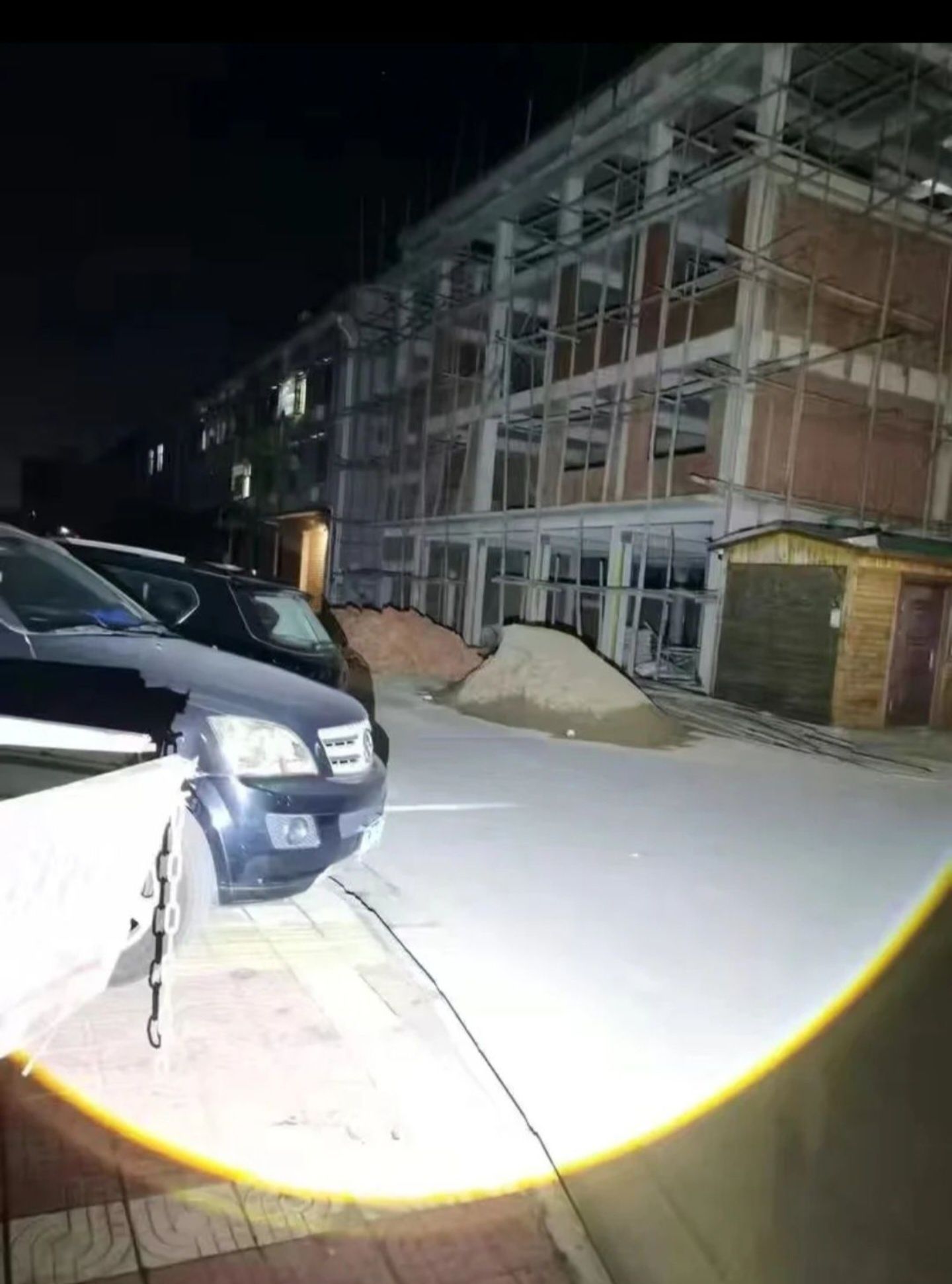 Latarka LED Mega Mocna Szok Moc