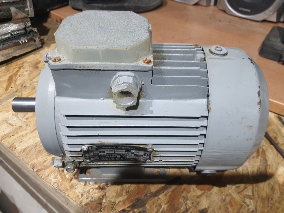 Электродвигатель АИР80В4У3