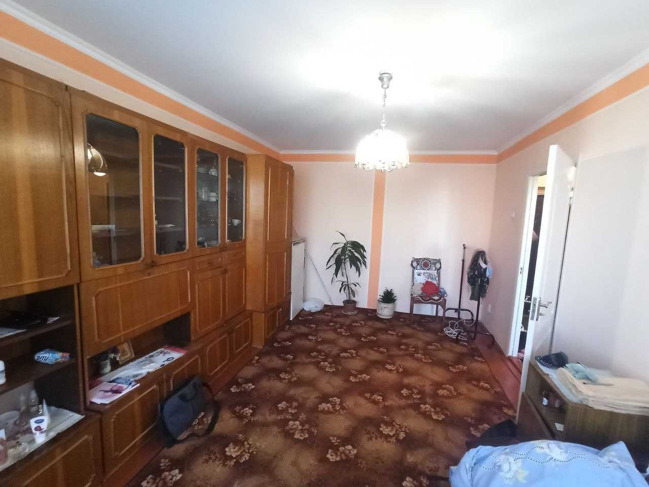 Продається 1 кімнатна квартири на Відродження