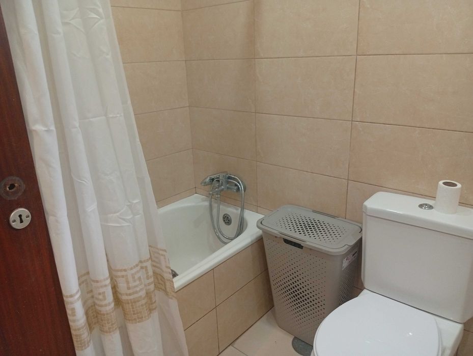 Quarto para estudantes em apartamento T4 na Prelada