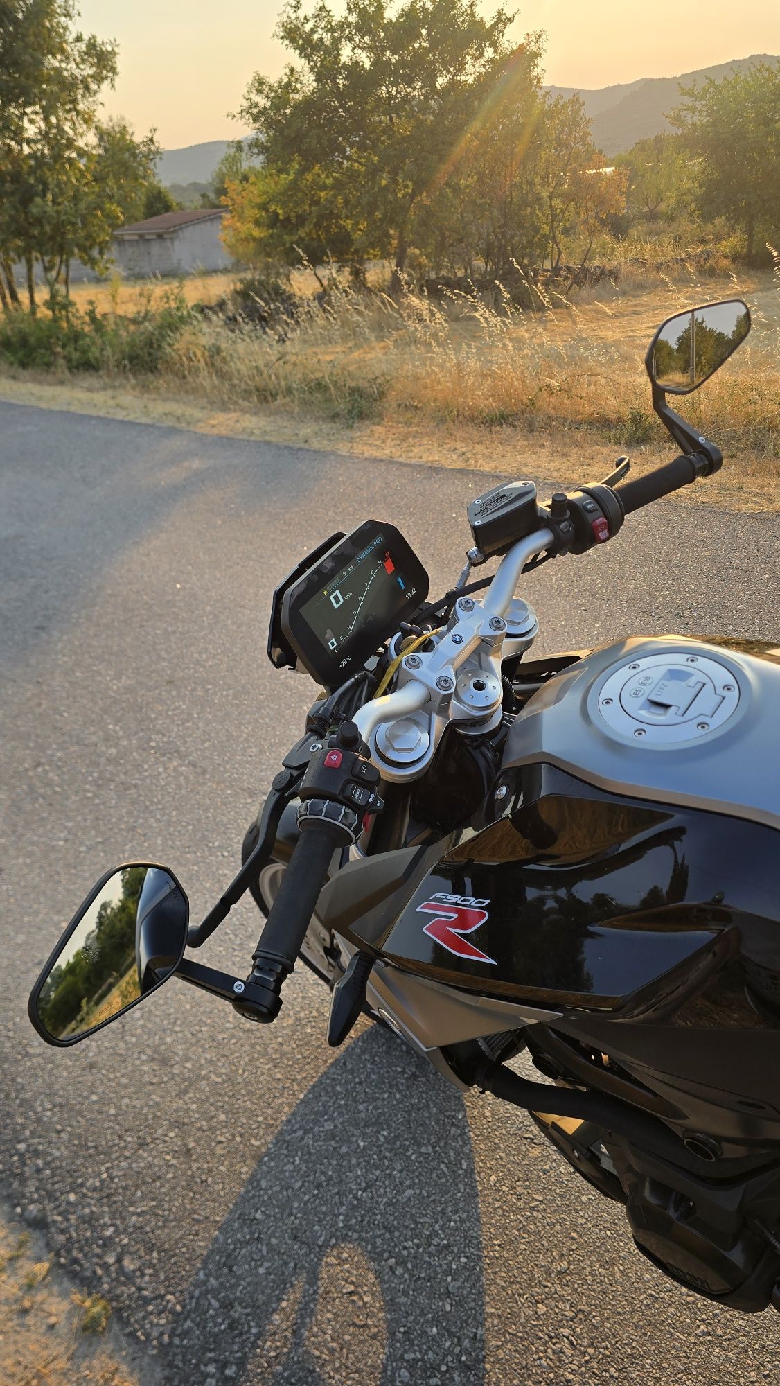 BMW F900R Sport
o
o