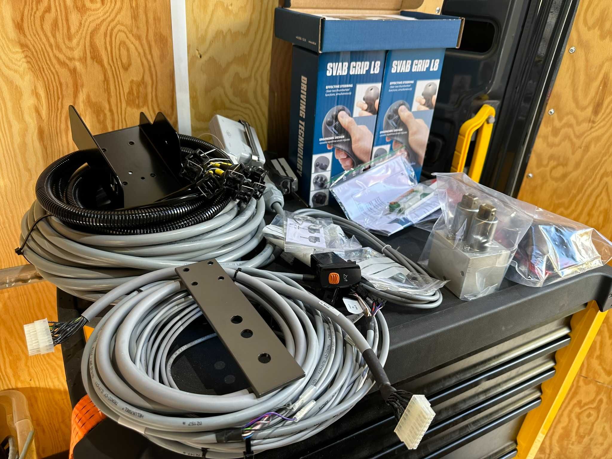 SVAB GP system sterowania głowicą Rototilt, Engcon, SMP, Steelwrist