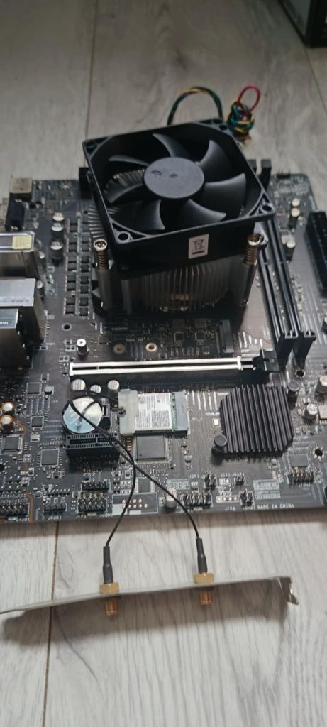 Intel i5-11400F + MSI H510M-A PRO + Wi-Fi/Bluetooth – LGA1200