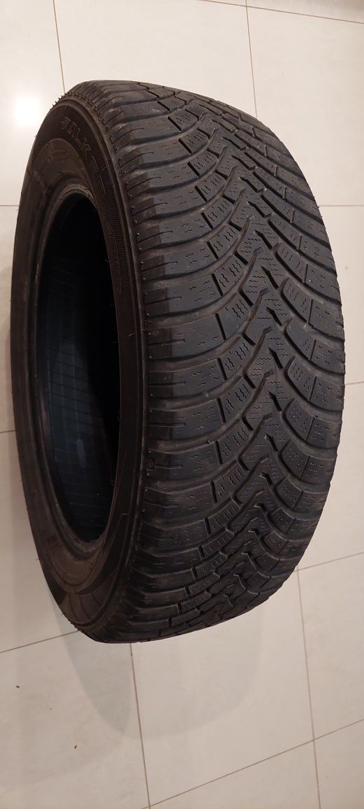 Komplet 4 opon Falken Eurowinter 215/60 R17 po 1 sezonie