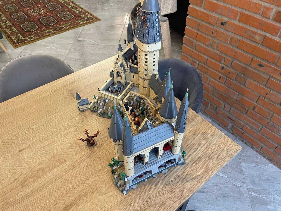 LEGO Harry Potter Замок Хогвартс 6020 деталей (71043)\ Hogwarts Castle