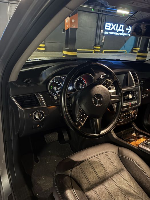 Ідеальний стан! Мінімальні пошкодження!