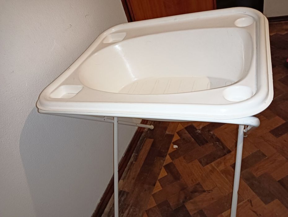 Banheira com pés muito boa