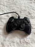 Przewodowy gamepad