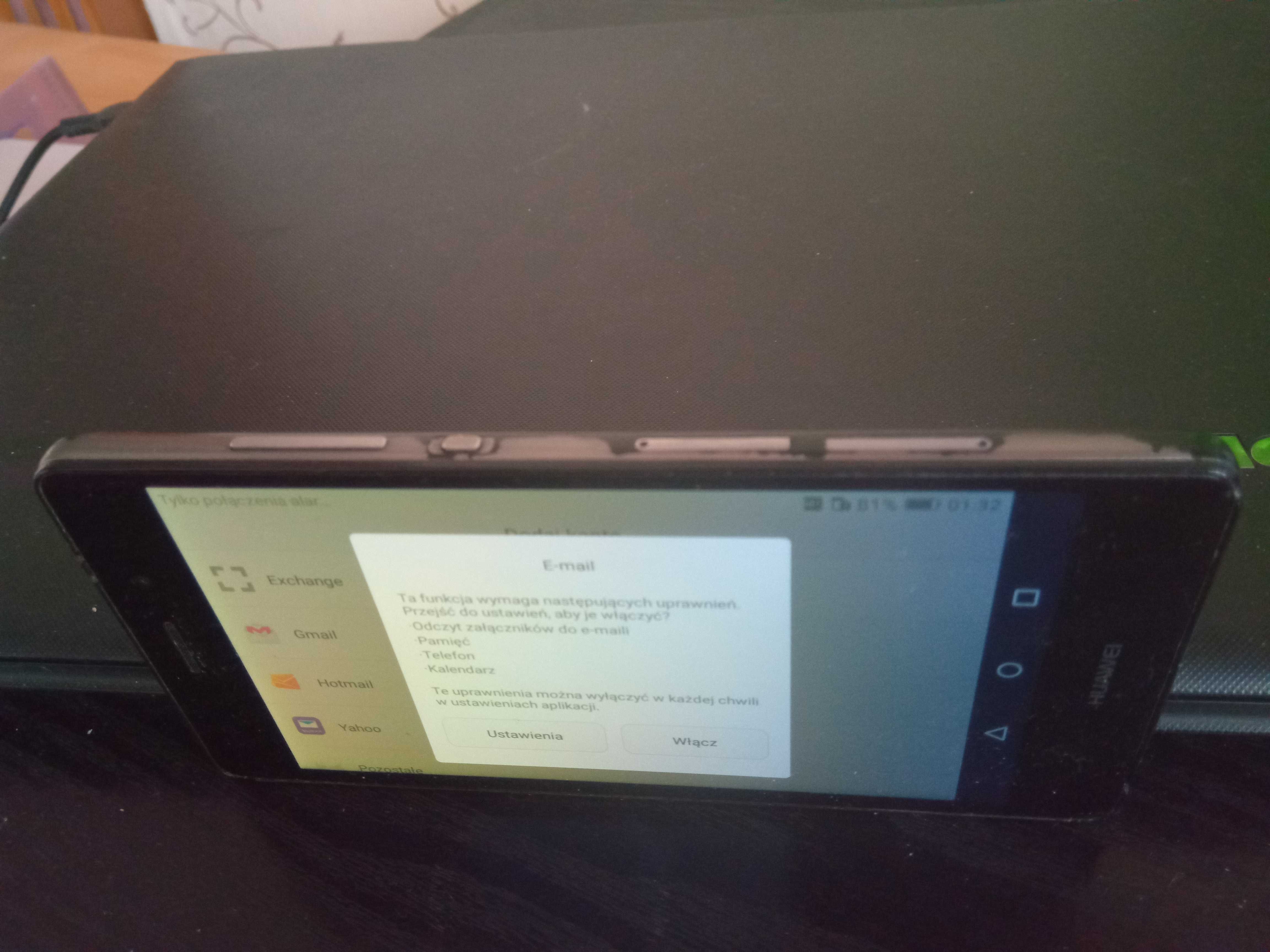 Huawei P8 lite czarny.