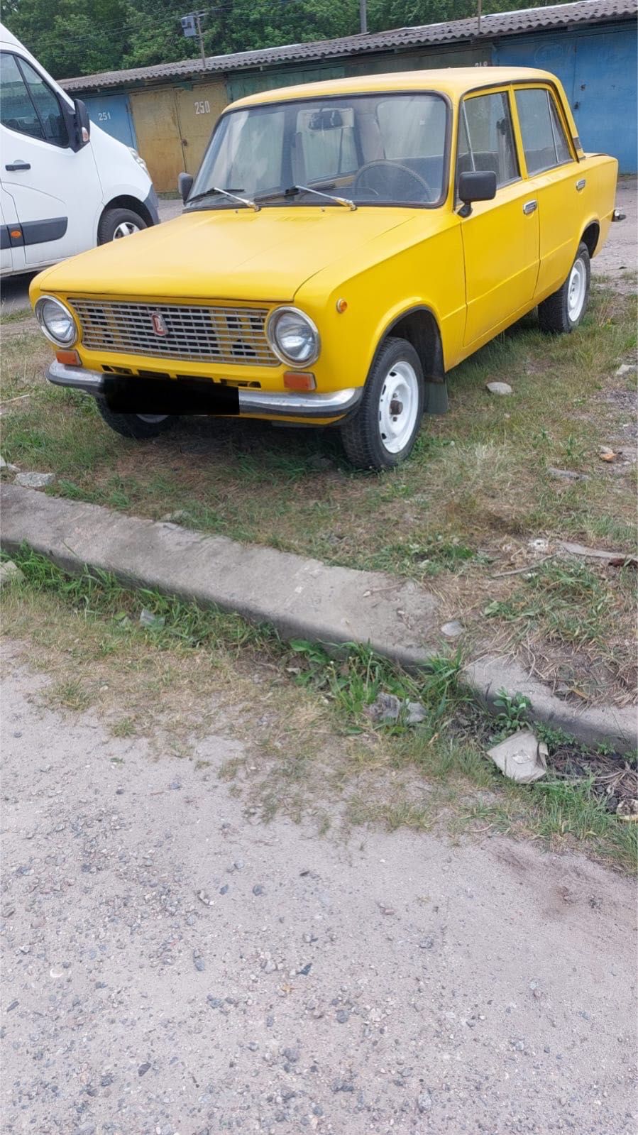 Продажа ВАЗ 21011, объём 1300 см, 1975 г. Пробег 125800 км.