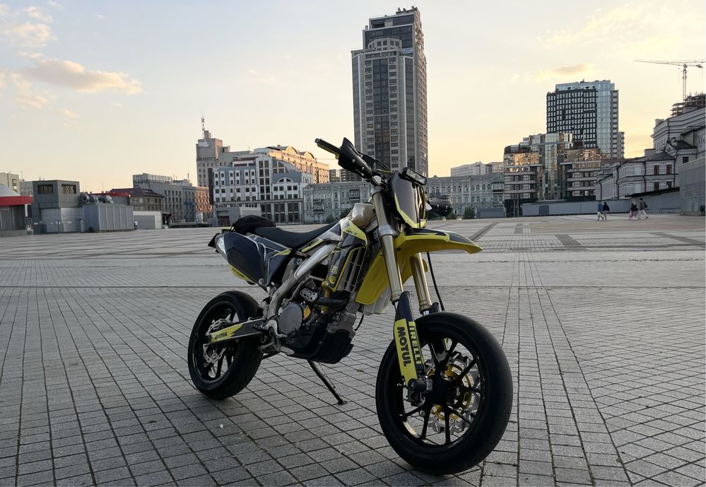 Suzuki RMX450z supermoto motard hypermotard