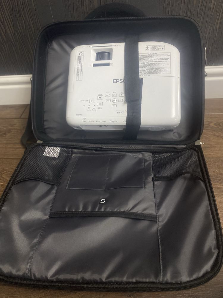 Projektor Epson EB-S05
