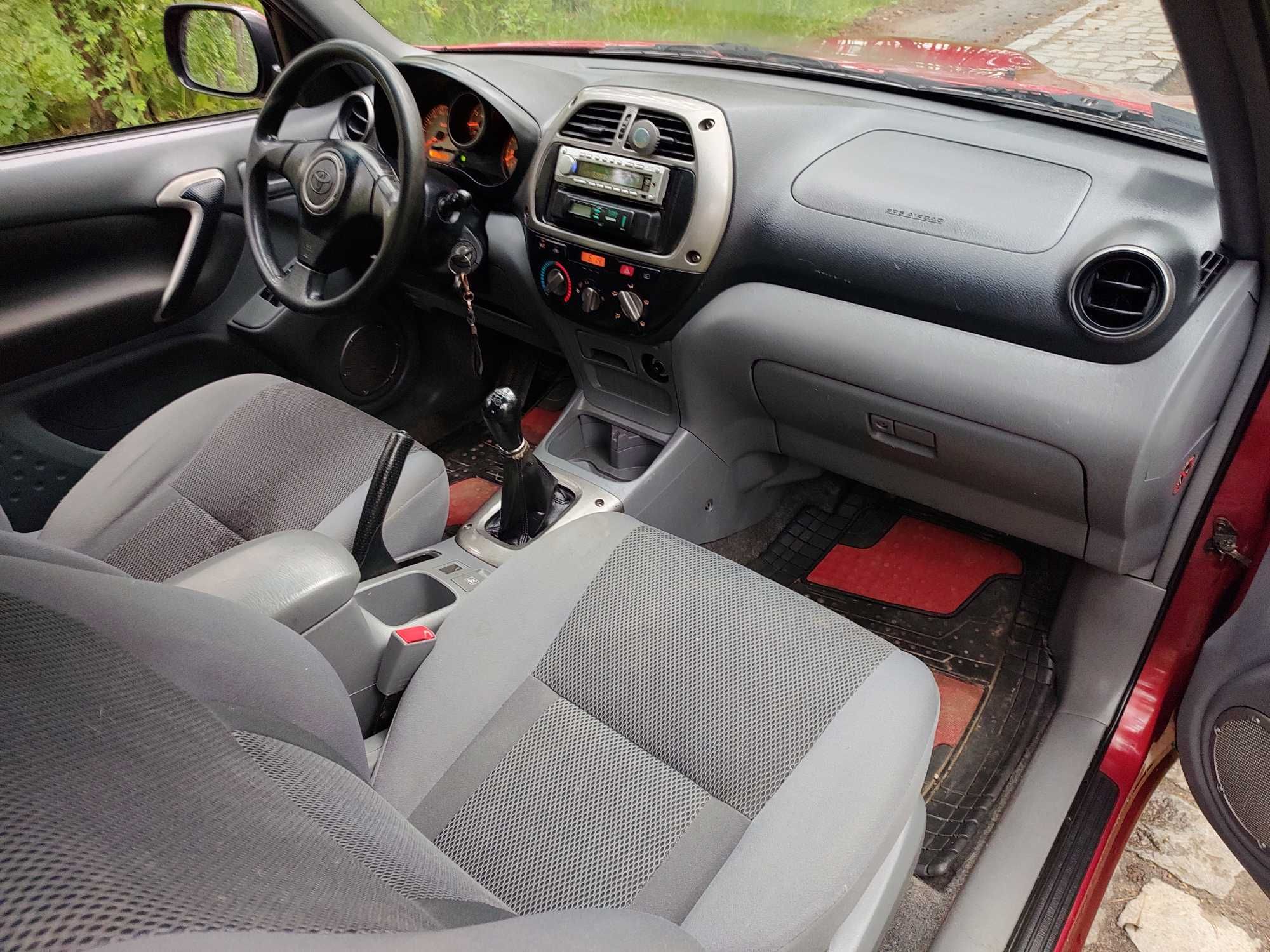 Toyota RAV4 2002 rok 4x4