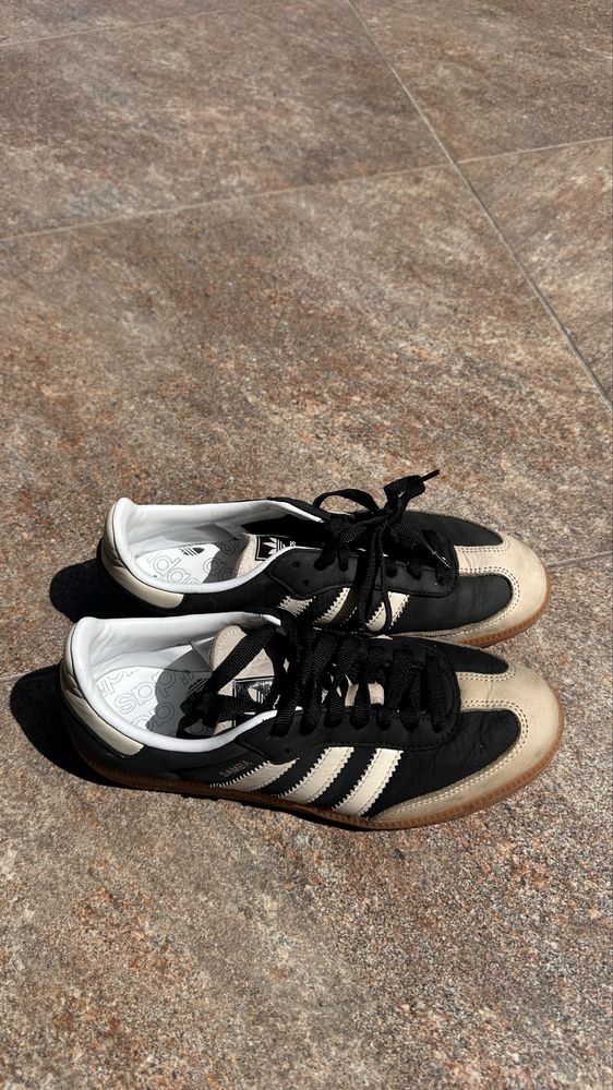 Adidas Samba.Жіночі розмір 40.В чорному кольорі