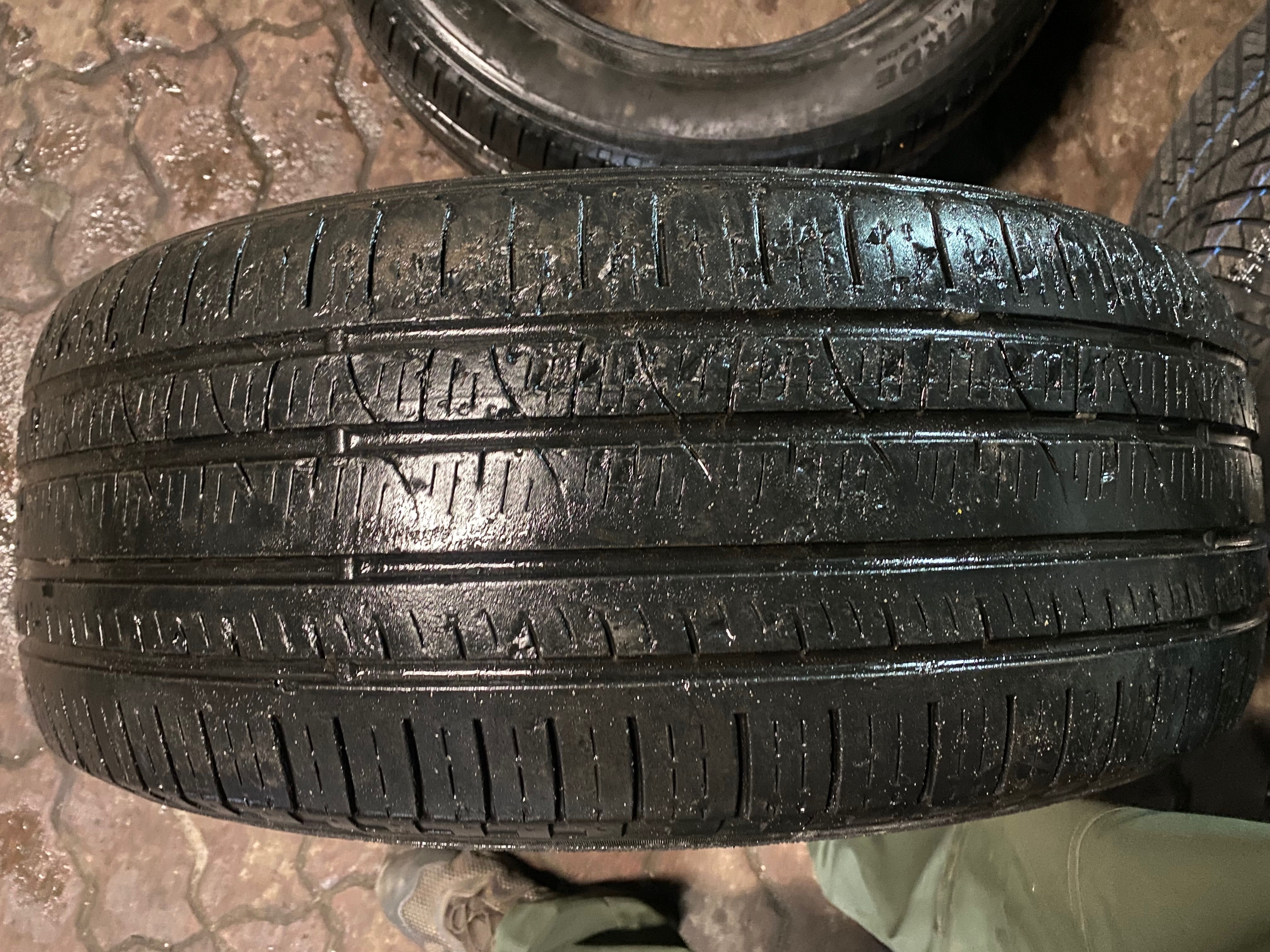 235/60 R18 шини всесезонні 4 шт.