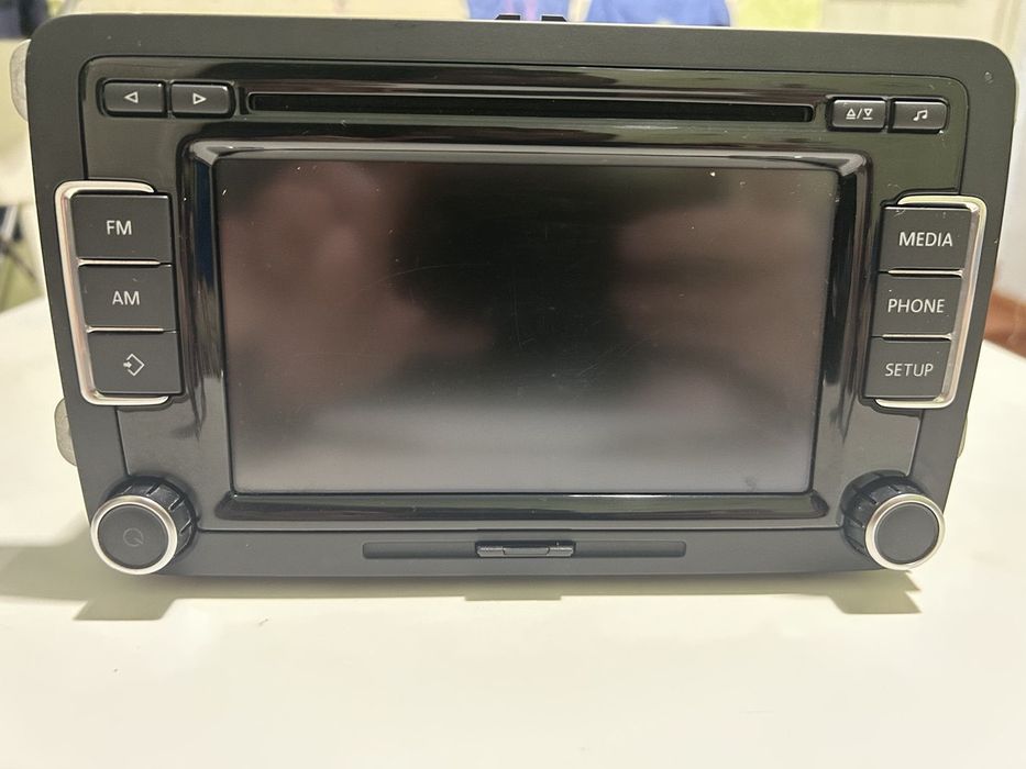 Магнітола Фольксваген Пассат б7