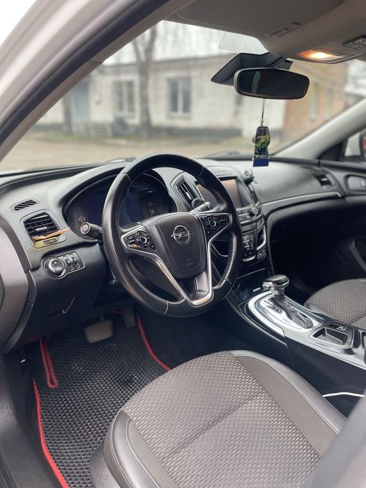 Opel Insignia Sports Tourer 1.6TDI АВТОМАТ
