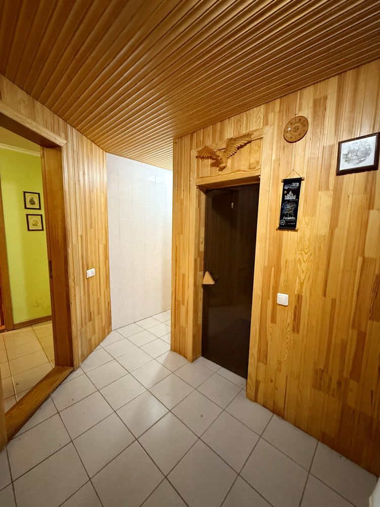 Продам 3-х поверховий будинок в Києві, вул. Алматинська, ДВРЗ