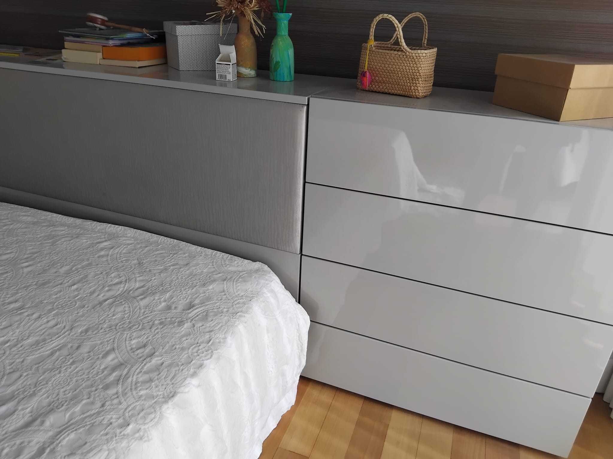 Quarto completo com colchão