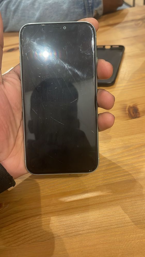 IPHONE [11]. Vende-se