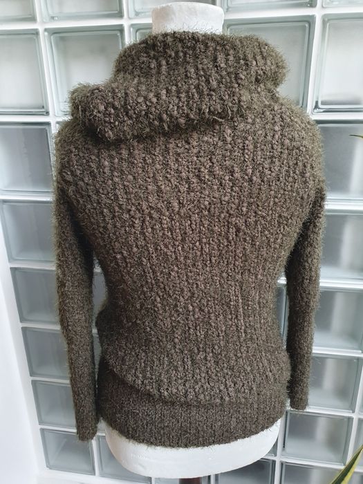 Sweter z ciekawym dekoltem/golfem nowy